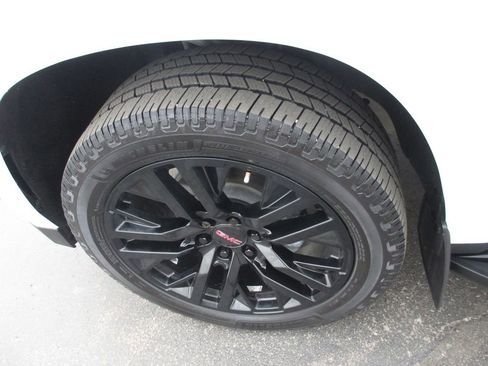 Used 2021 GMC Yukon SLE image 14