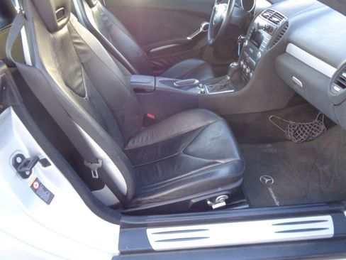 Used 2006 Mercedes-Benz SLK 350 image 25