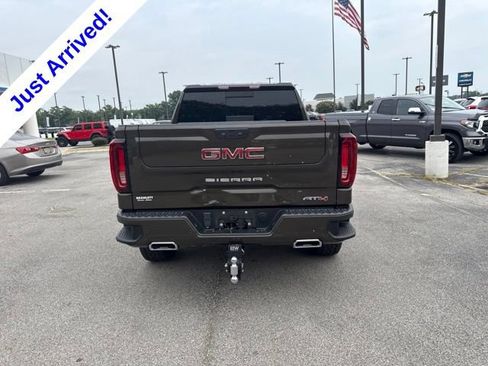 Used 2023 GMC Sierra 1500 AT4 w/ AT4 Preferred Package AWD/4WD image 4