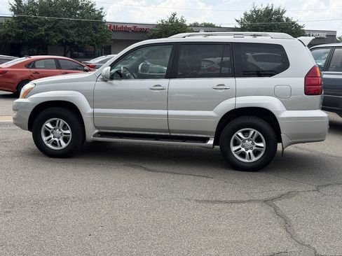 Used 2004 Lexus GX 470 w/ Preferred Accessory Pkg AWD/4WD image 8