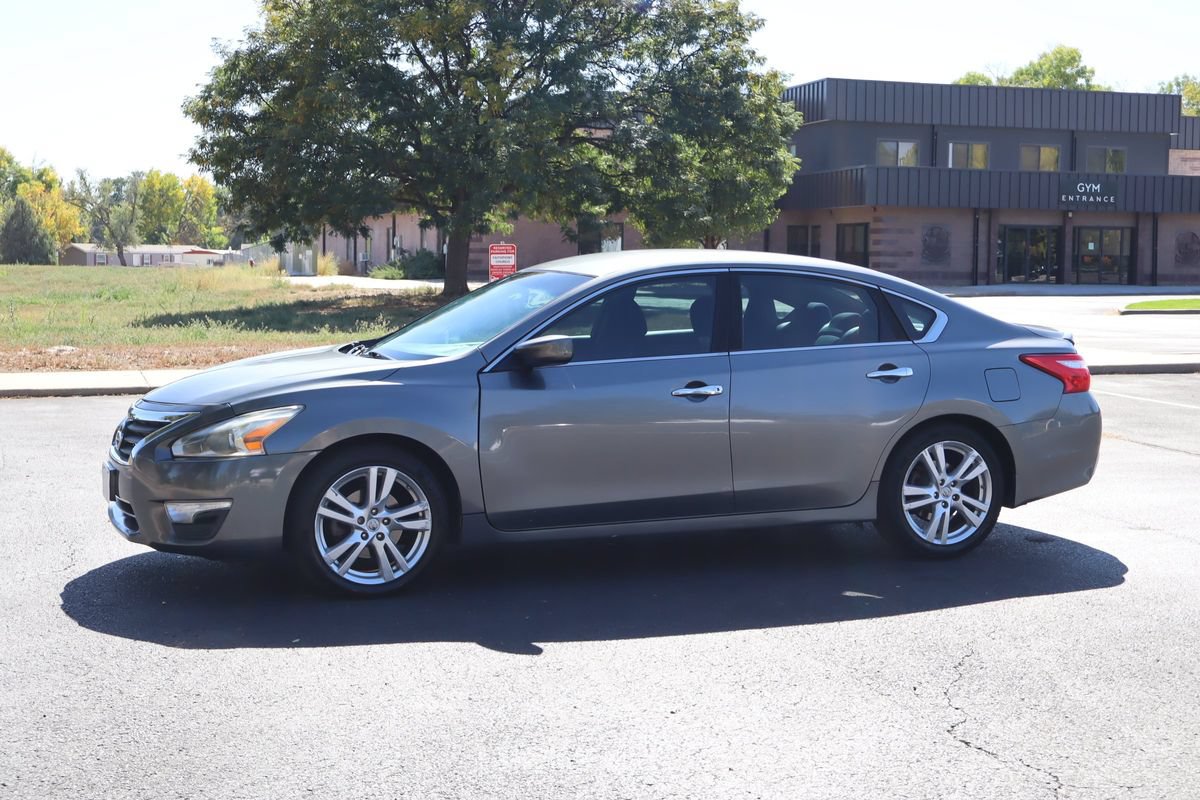 Used 2016 Nissan Altima 2.5 SR FWD image 10