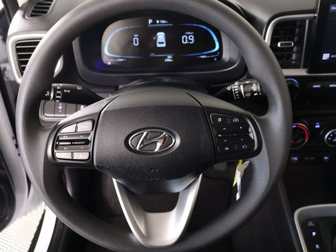 Used 2026 Hyundai Venue SE FWD image 3