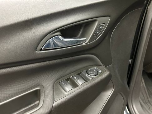 Used 2024 Chevrolet Equinox RS FWD image 26