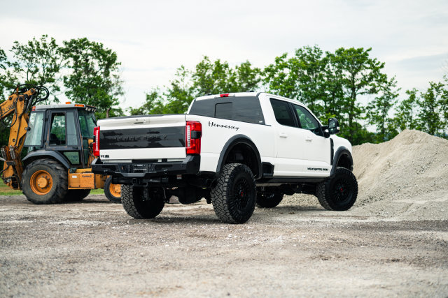 New 2026 Ford F250 Lariat w/ Black Appearance Package AWD/4WD image 7