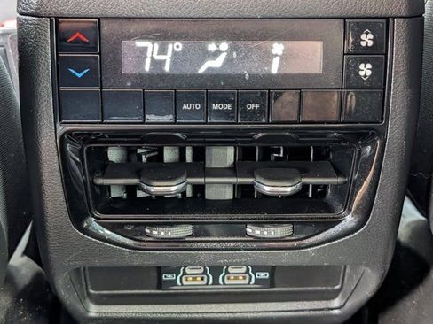 Used 2023 Jeep Grand Cherokee L Laredo RWD image 28