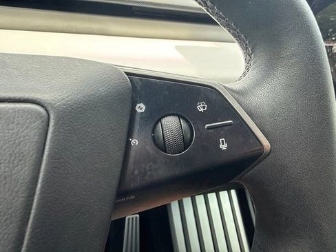 Used 2024 Tesla Cybertruck AWD Crew Cab image 33