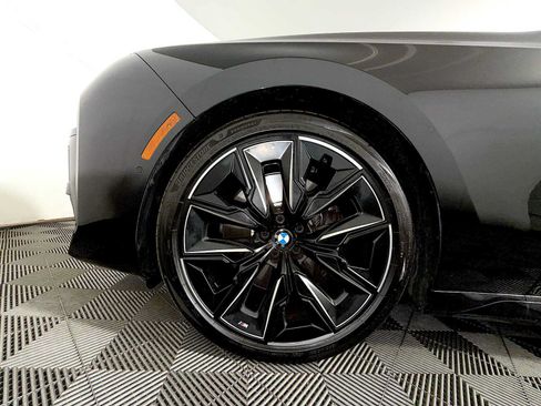 Used 2023 BMW 760i xDrive AWD/4WD image 8