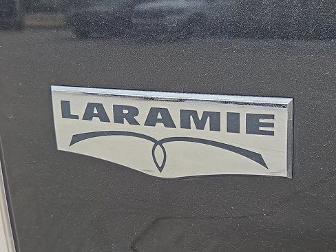 Used 2017 RAM 1500 Laramie w/ Convenience Group image 8