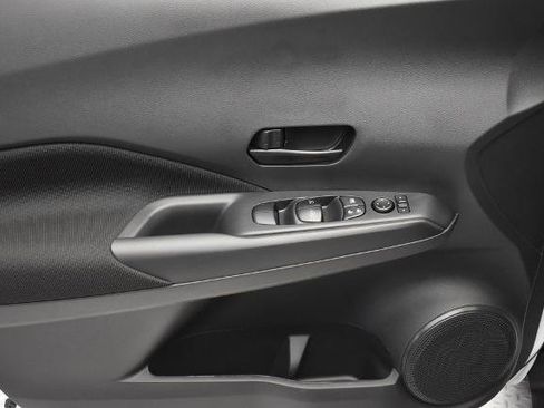 Certified 2025 Nissan Kicks Play S FWD image 9
