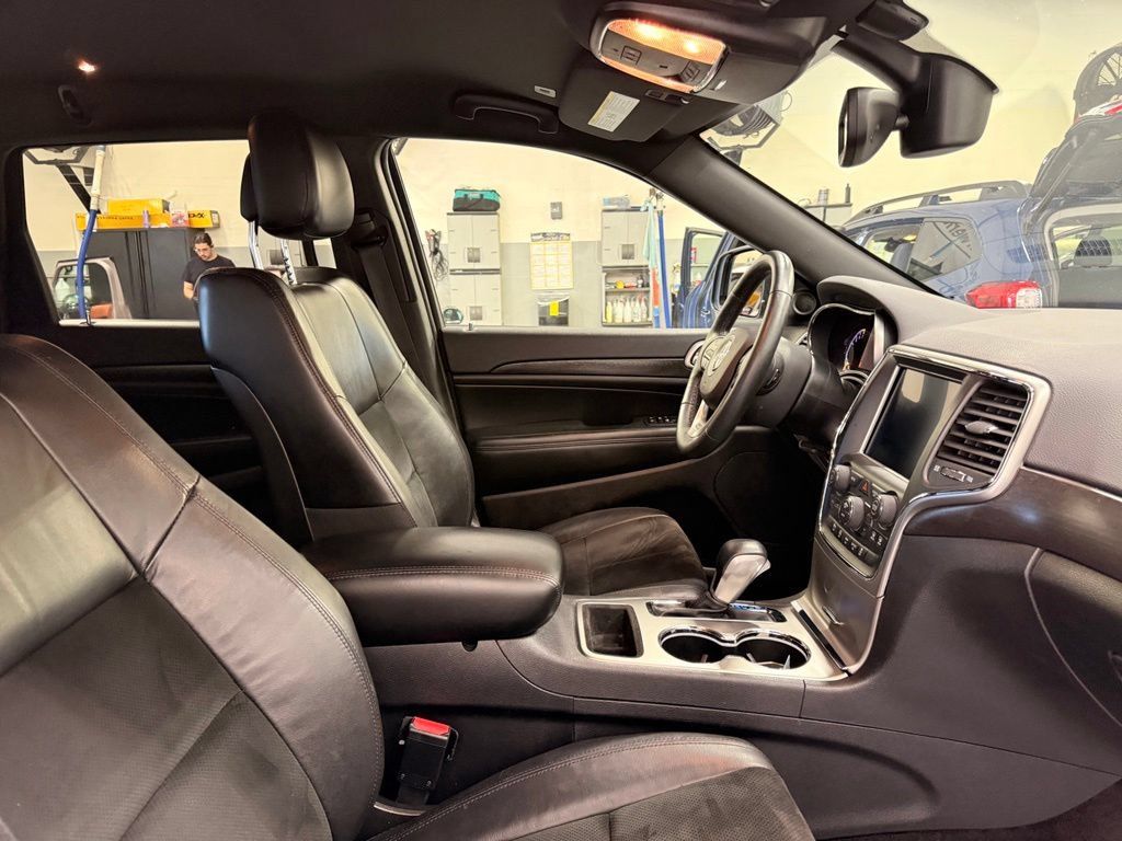 Used 2018 Jeep Grand Cherokee Altitude AWD/4WD image 30