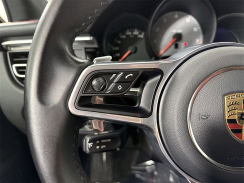 Certified 2021 Porsche Macan S image 38