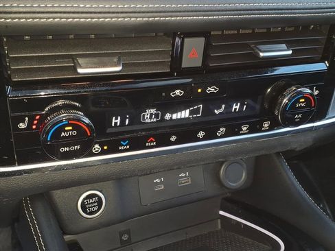 Certified 2023 Nissan Rogue Platinum w/ Platinum Premium Package image 22