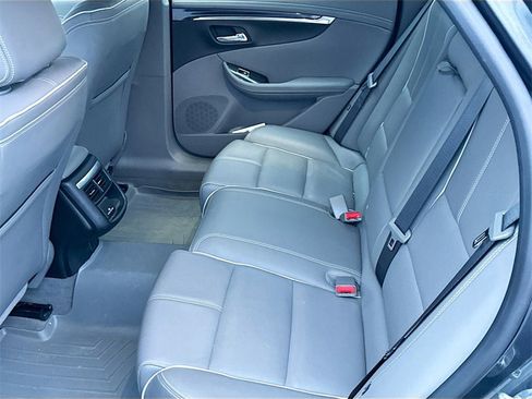 Used 2019 Chevrolet Impala Premier w/ Premier Convenience Package image 5