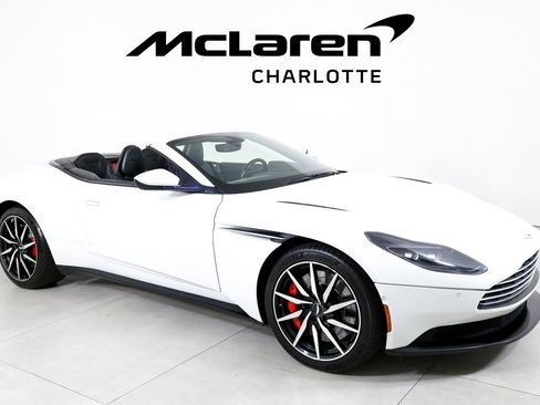 Used 2020 Aston Martin DB11 Volante RWD image 2