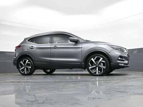 Used 2022 Nissan Rogue Sport SL w/ Premium Package image 30