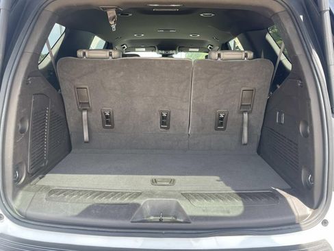 Used 2024 Chevrolet Tahoe LT RWD image 8