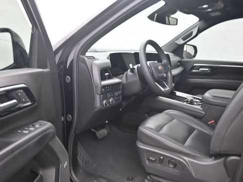 Used 2025 Chevrolet Tahoe LT w/ Comfort Package RWD image 10