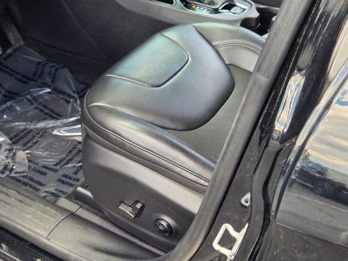 Used 2021 Jeep Cherokee Latitude Plus image 22