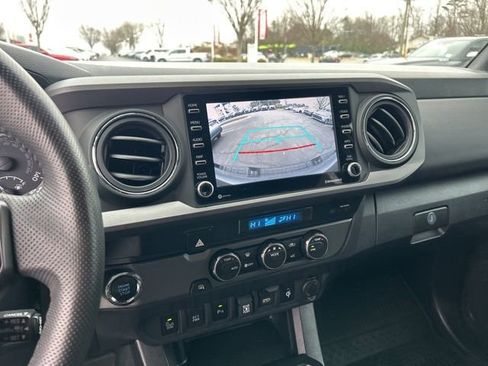 Used 2022 Toyota Tacoma TRD Off-Road w/ Technology Package image 23