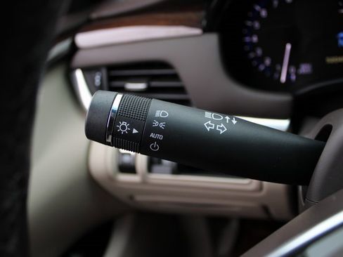 Used 2016 Cadillac XTS Luxury image 16