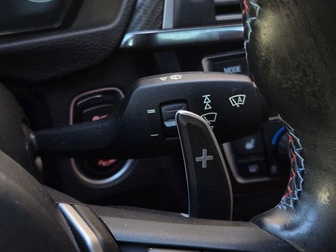 Used 2016 BMW M4 Convertible image 32