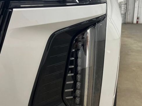 Used 2025 Cadillac Escalade Sport Platinum AWD/4WD image 11