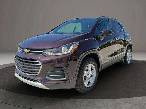 Used 2022 Chevrolet Trax LT w/ Driver Confidence Package AWD/4WD image 3
