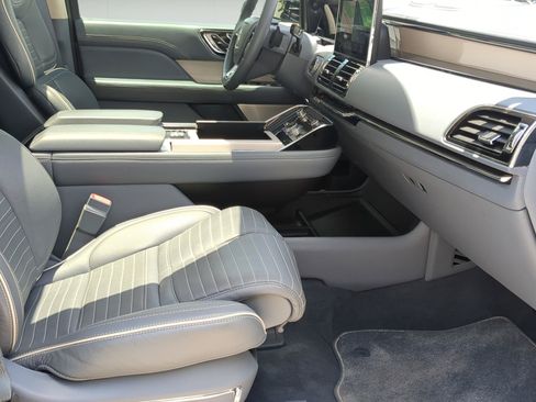 Used 2020 Lincoln Navigator L Black Label w/ Cargo Convenience Package AWD/4WD image 23