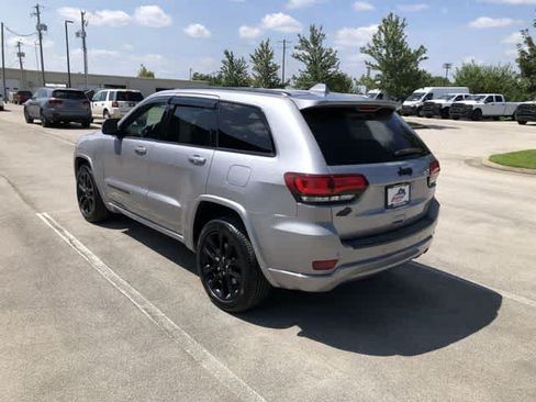 Certified 2021 Jeep Grand Cherokee Laredo X RWD image 4