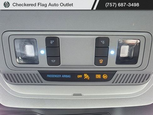 Used 2021 Ford Explorer XLT image 9