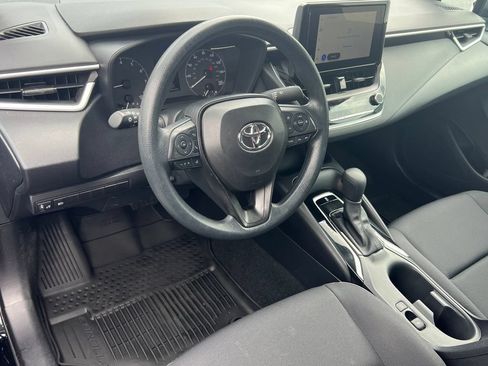 Used 2025 Toyota Corolla LE FWD image 19