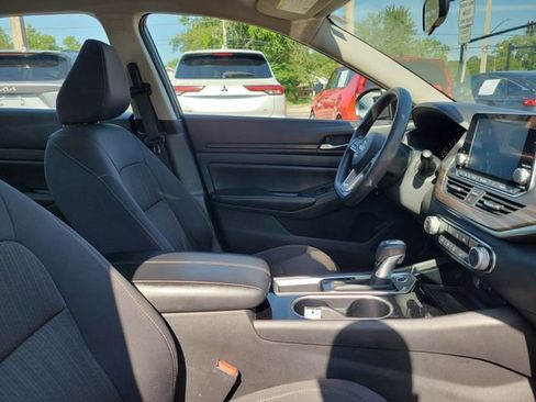 Used 2024 Nissan Altima 2.5 SV FWD image 34