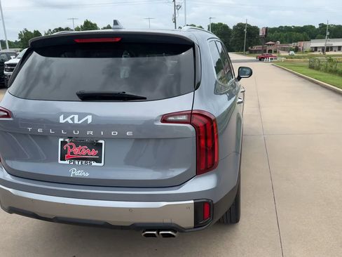 Used 2025 Kia Telluride S FWD image 8