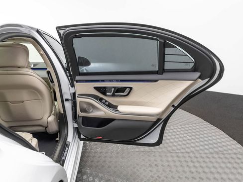 Used 2025 Mercedes-Benz S 580 4MATIC Sedan image 35