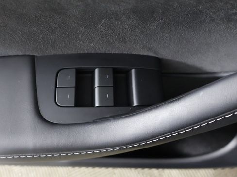 Used 2024 Tesla Model Y Long Range image 36