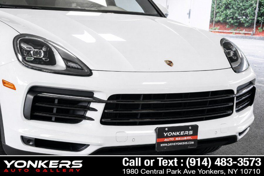 Used 2021 Porsche Cayenne AWD/4WD image 12