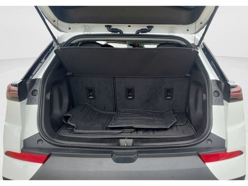 Used 2023 Chevrolet Bolt EUV Premier w/ Sun & Sound Package FWD image 9