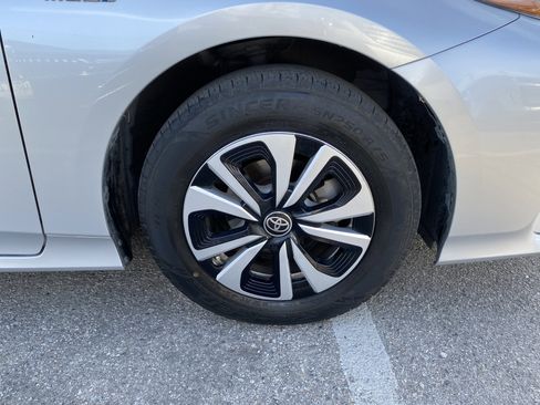 Used 2017 Toyota Prius Prime Premium w/ Carpet Mat Package image 26