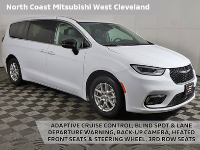 Used 2024 Chrysler Pacifica Touring-L