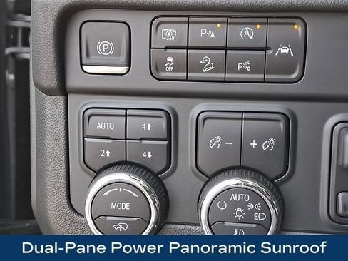 Used 2025 Chevrolet Tahoe High Country AWD/4WD image 11