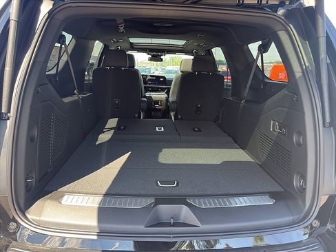 New 2026 Chevrolet Suburban Premier AWD/4WD image 13