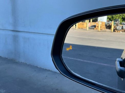 Used 2025 Toyota Tacoma TRD Off-Road image 18