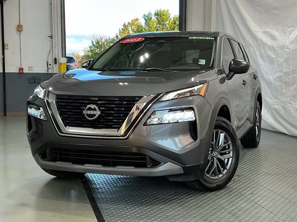 Used 2023 Nissan Rogue S FWD image 2