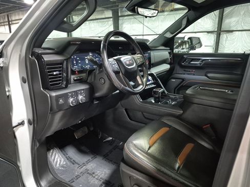 Used 2022 GMC Sierra 1500 AT4 w/ Technology Package image 12