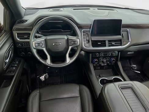 Used 2023 Chevrolet Suburban Z71 w/ Luxury Package AWD/4WD image 22