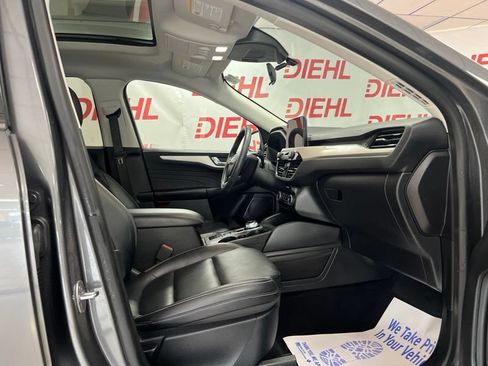Used 2021 Ford Escape SEL w/ Technology Package AWD/4WD image 14