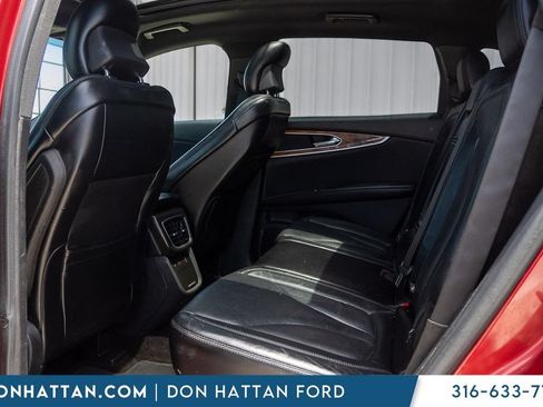 Used 2016 Lincoln MKX Reserve w/ Technology Package AWD/4WD image 18