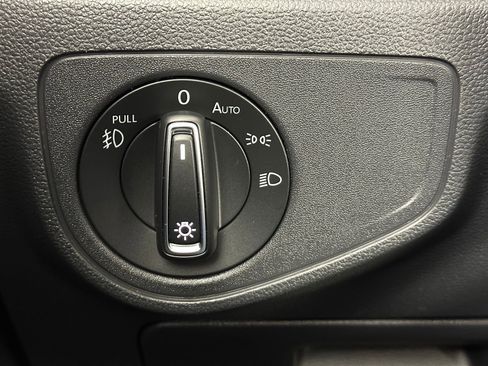 Used 2019 Volkswagen Atlas SEL image 35