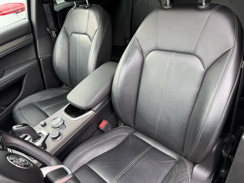 Used 2022 Alfa Romeo Stelvio Ti image 6