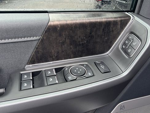 New 2026 Ford F250 Lariat w/ Black Appearance Package image 16